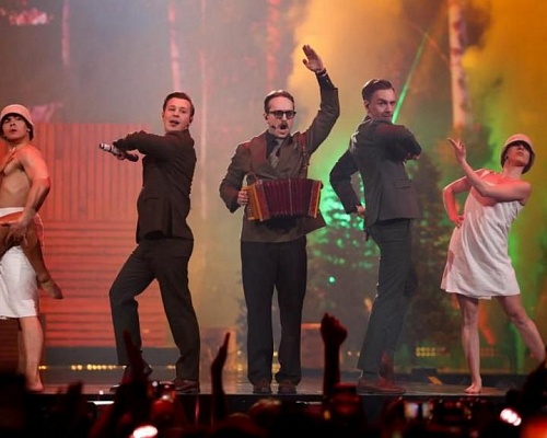 Η εντυπωσιακή έναρξη του Α’ Ημιτελικού της Eurovision και η έκπληξη με Πολωνία και Εσθονία