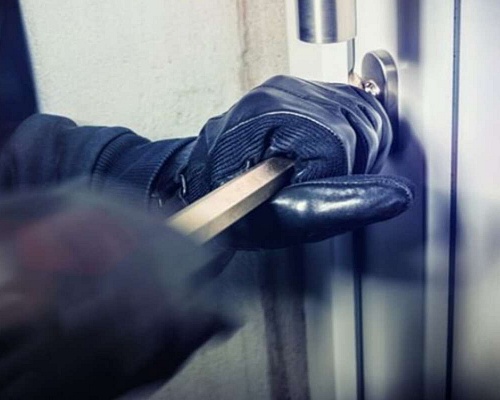 Ληστές μπούκαραν σε σπίτι, τραυμάτισαν σοβαρά τον ένοικο στη Λευκωσία