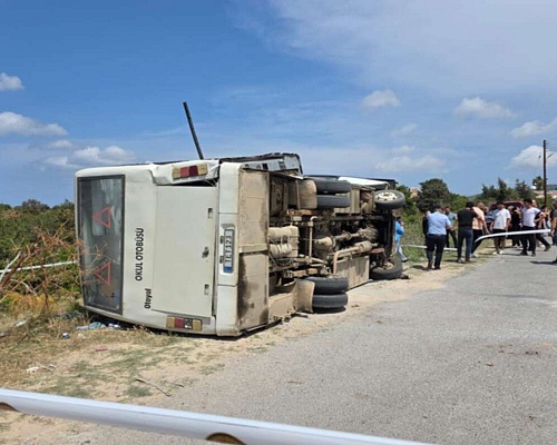 Ανατράπηκε λεωφορείο με μαθητές στα κατεχόμενα. 11 τραυματίες (pics)