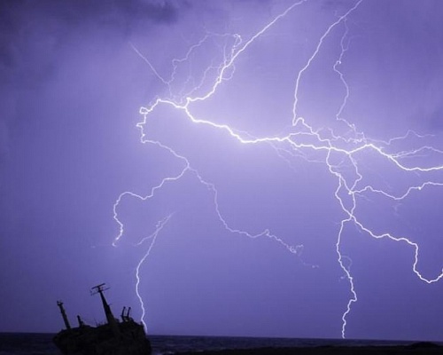 Προ των πυλών βροχές και καταιγίδες, ποιές περιοχές θα επηρεαστούν