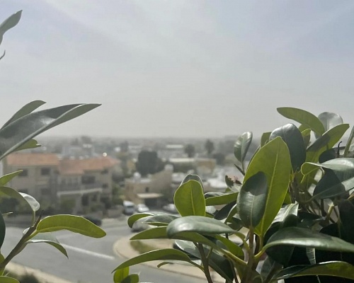 Ξεπερνά τους 30°C ο υδράργυρος, θα μας «πνίξει» πάλι η σκόνη