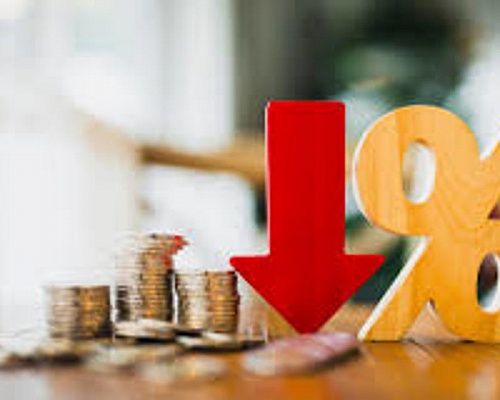 Μειώνει κατά 0,33% το βασικό επιτόκιο της η Ελληνική Τράπεζα